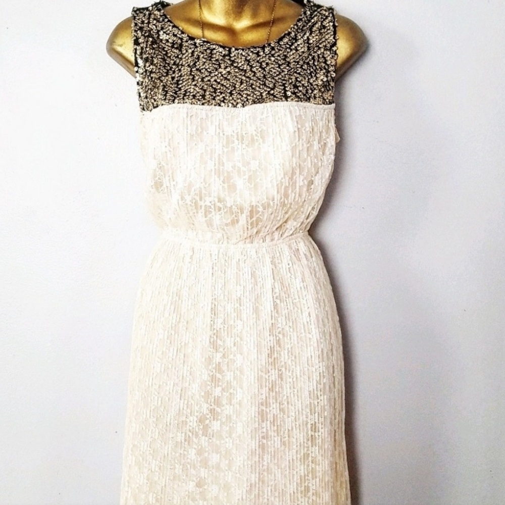 MMI CHICA beige lace & sequins dress Size L